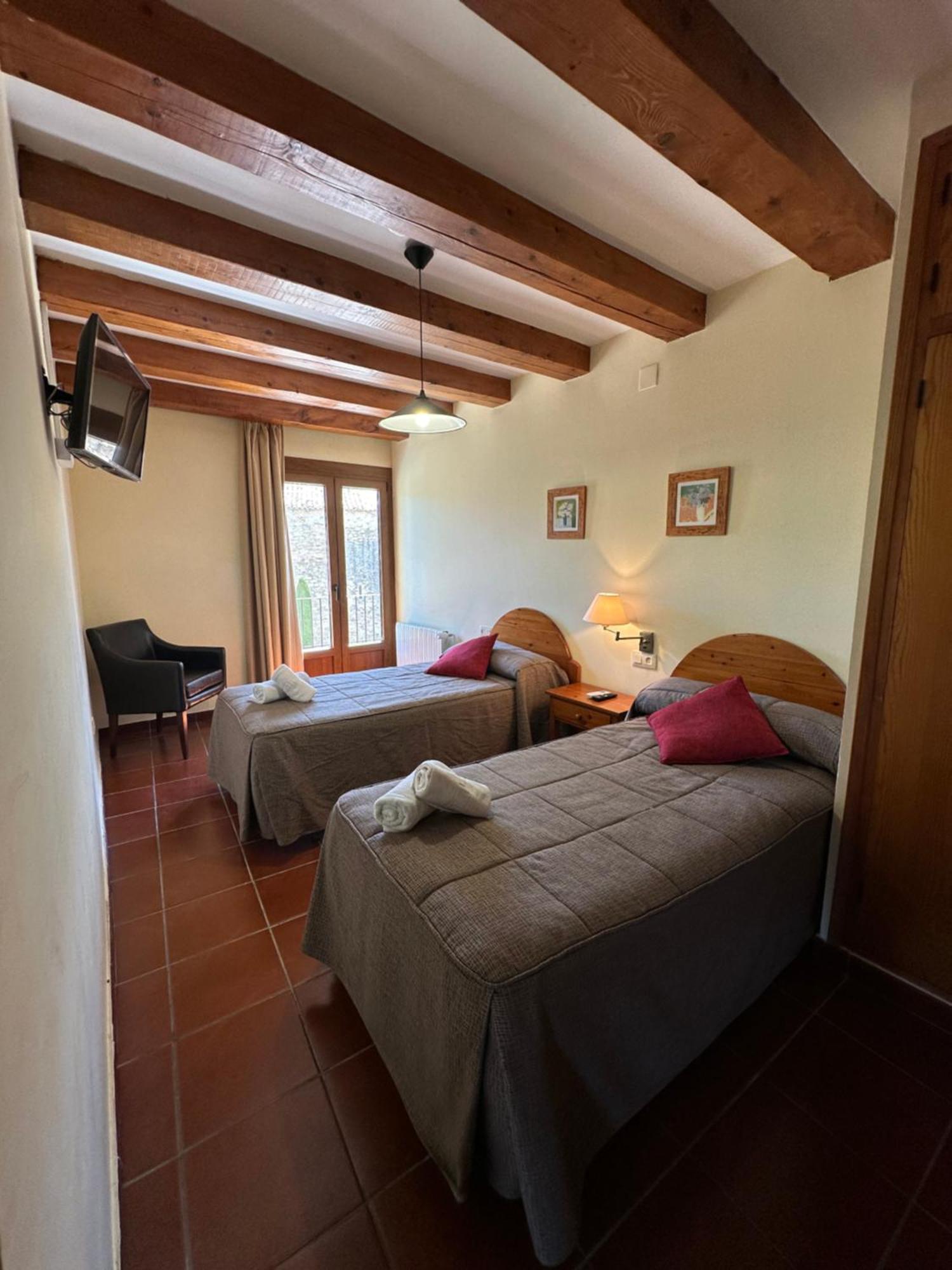 Hostal Centre Del Montsec Llimiana Exterior foto